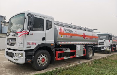 國六性價比之選 東風(fēng)D9運油車解析，10噸級標桿如何實現(xiàn)12.5噸滿載